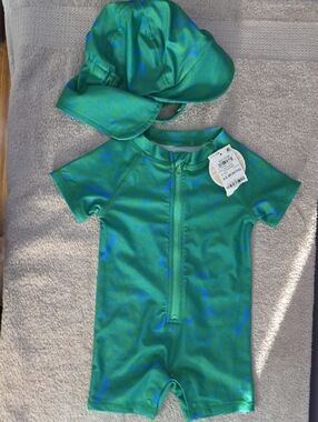 First Impressions Green and Blue Short Sleeve Rashguard Swimsuit with Sun Hat